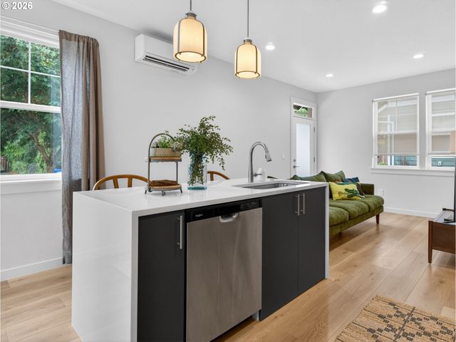 5053 Ne 47TH Pl, Portland, OR 97218