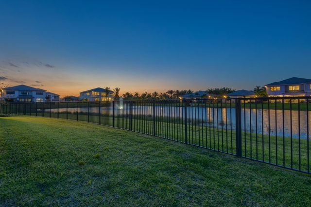 12873 Wingspan Court, Palm Beach Gardens, FL 33412