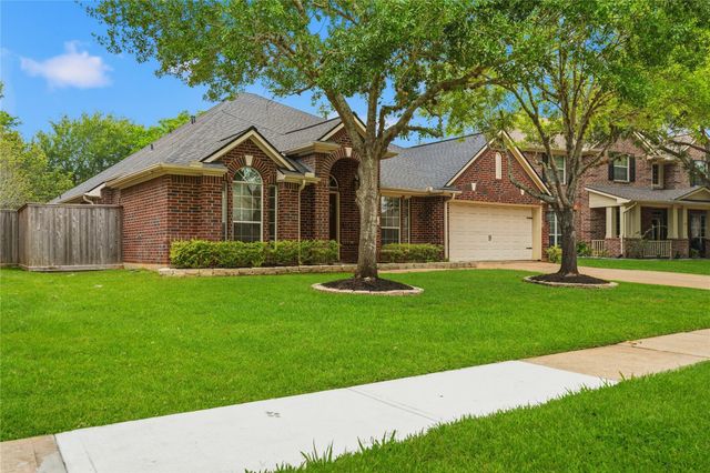 8027 Spring Bluebonnet Drive, Sugar Land, TX 77479