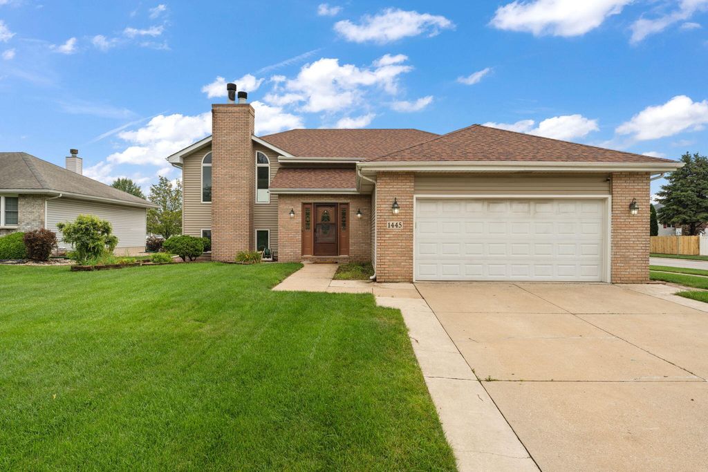 1445 Cozy Lane, Dyer, IN 46311