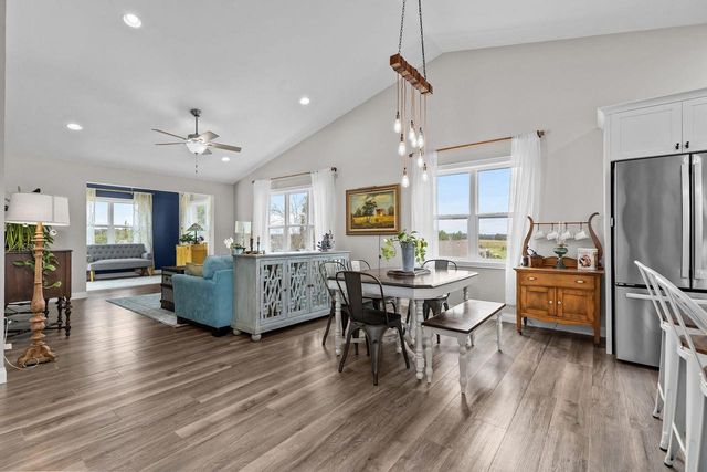 105 ZACHAREY COURT, New London, WI 54961