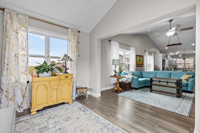 105 ZACHAREY COURT, New London, WI 54961