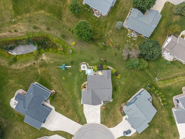 105 ZACHAREY COURT, New London, WI 54961