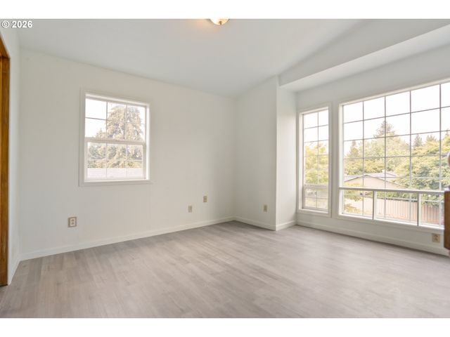 1424 Se 28TH Ave, Hillsboro, OR 97123