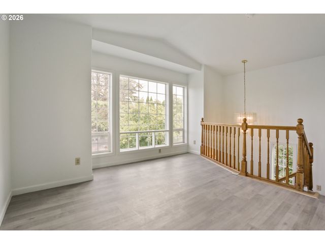 1424 Se 28TH Ave, Hillsboro, OR 97123