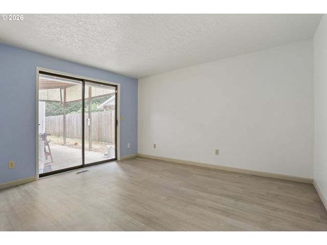 1424 Se 28TH Ave, Hillsboro, OR 97123