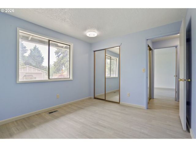 1424 Se 28TH Ave, Hillsboro, OR 97123