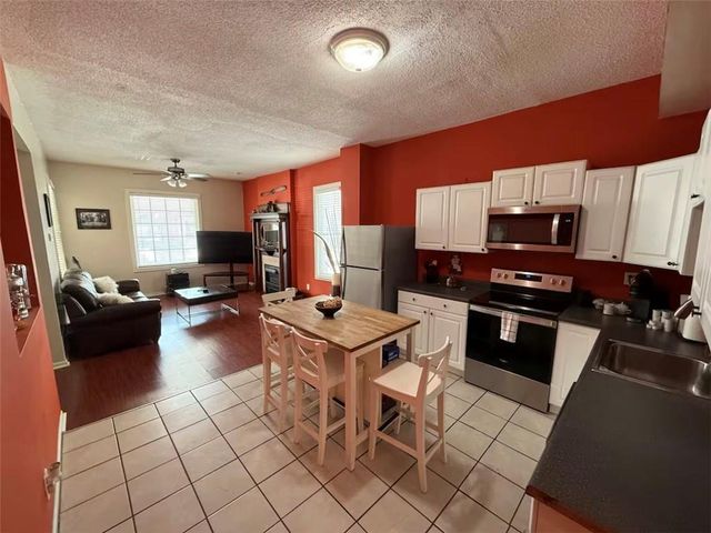 3717 Baltimore Avenue, Kansas City, MO 64111