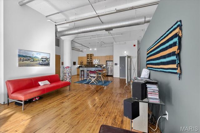 1010 Saint Charles Street 904, St Louis, MO 63101