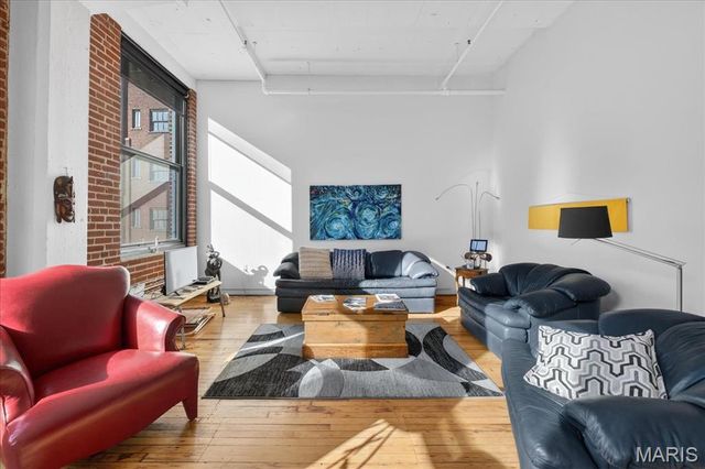 1010 Saint Charles Street 904, St Louis, MO 63101