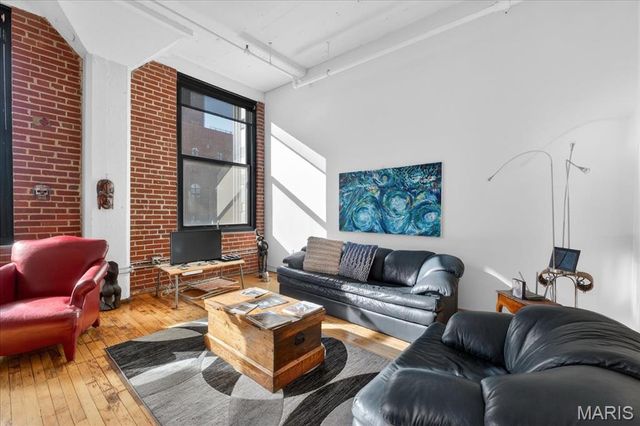 1010 Saint Charles Street 904, St Louis, MO 63101