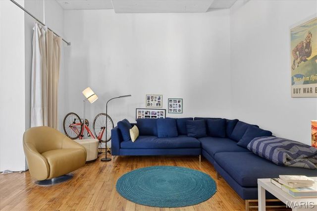 1010 Saint Charles Street 904, St Louis, MO 63101