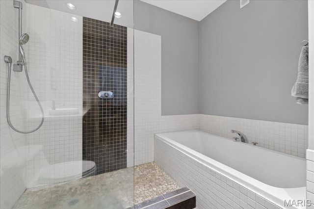 1010 Saint Charles Street 904, St Louis, MO 63101