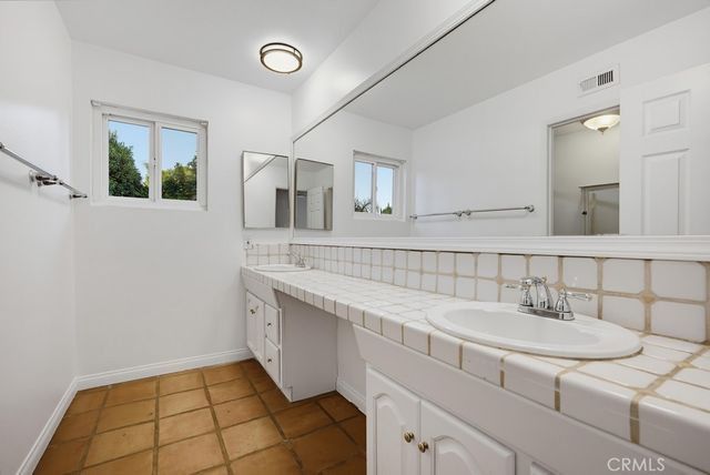 19859 Vintage, Chatsworth, CA 91311