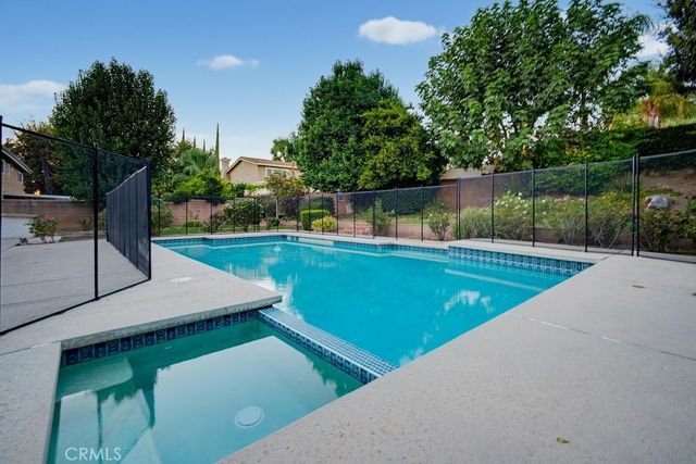 19859 Vintage, Chatsworth, CA 91311