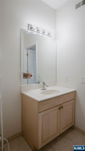 113 Cory Lane 113, Elmwood Park, NJ 07407