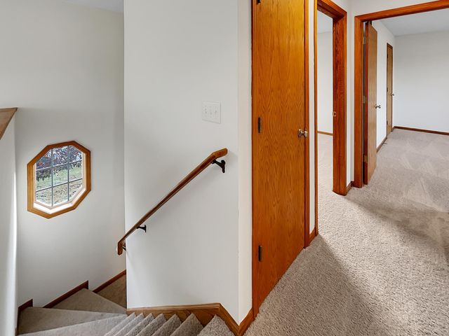 7866 31st Street N, Oakdale, MN 55128