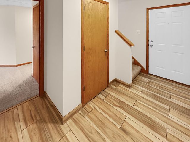 7866 31st Street N, Oakdale, MN 55128