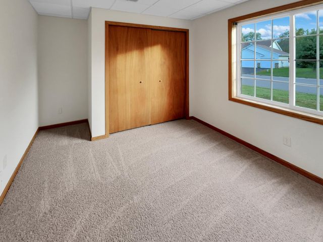 7866 31st Street N, Oakdale, MN 55128