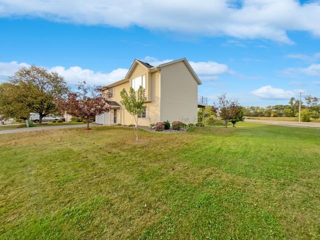 7866 31st Street N, Oakdale, MN 55128