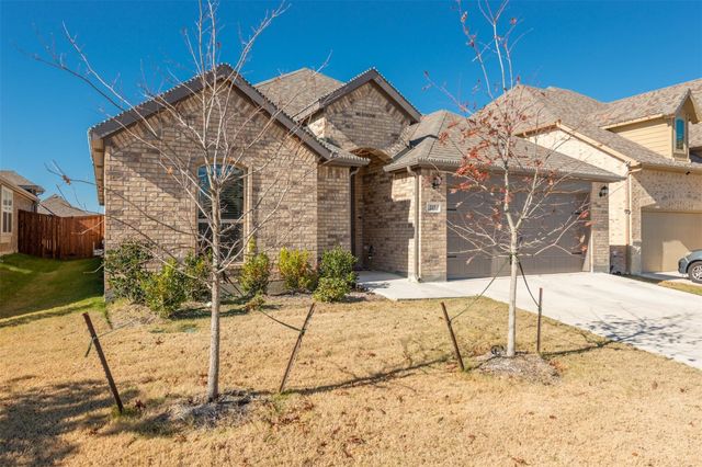 217 Bayonet Drive, Fort Worth, TX 76108