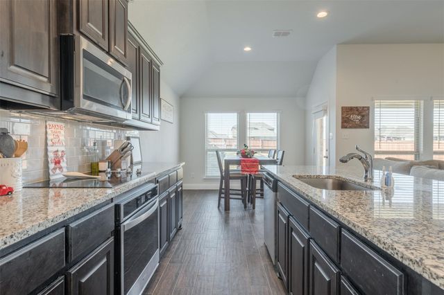 217 Bayonet Drive, Fort Worth, TX 76108