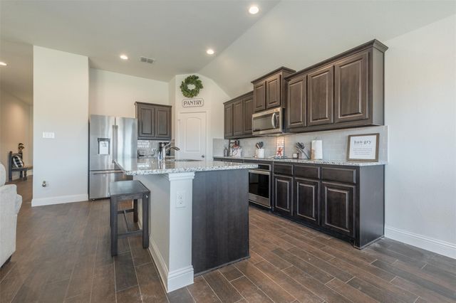 217 Bayonet Drive, Fort Worth, TX 76108