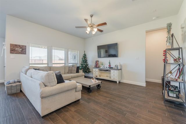 217 Bayonet Drive, Fort Worth, TX 76108