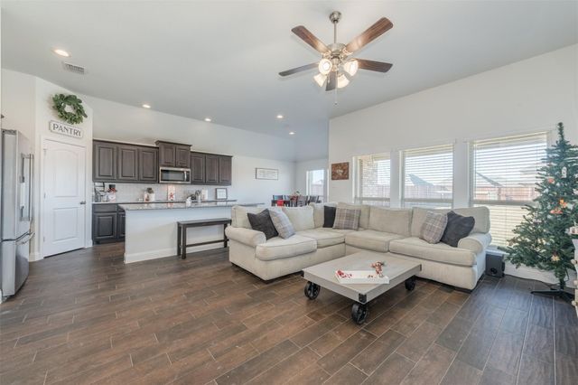 217 Bayonet Drive, Fort Worth, TX 76108