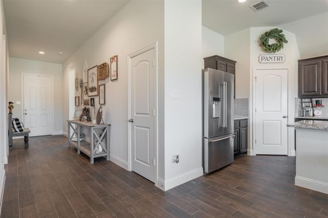 217 Bayonet Drive, Fort Worth, TX 76108