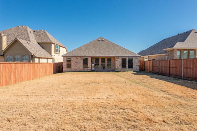 217 Bayonet Drive, Fort Worth, TX 76108