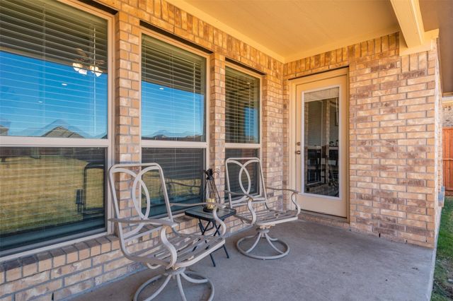 217 Bayonet Drive, Fort Worth, TX 76108