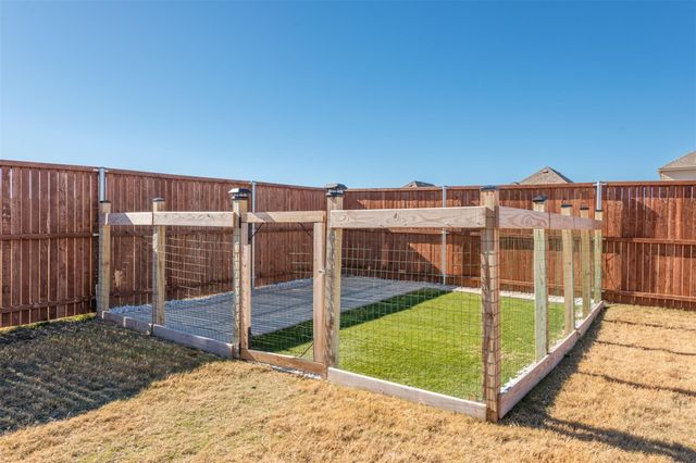 217 Bayonet Drive, Fort Worth, TX 76108