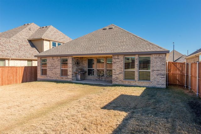 217 Bayonet Drive, Fort Worth, TX 76108