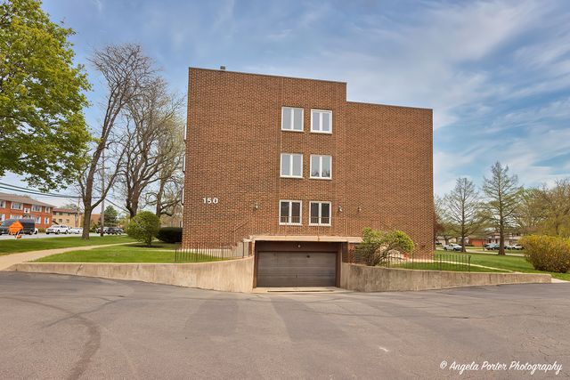 150 E Grand Avenue 302, Elmhurst, IL 60126