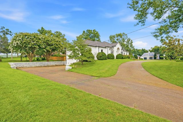 6436 Worchester Dr, Nashville, TN 37221