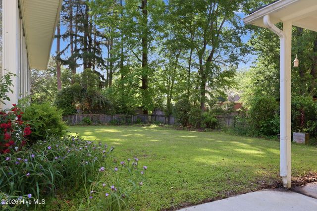 405 Cedarhurst Road, Greenville, NC 27834