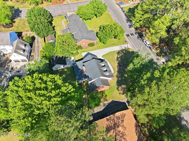 405 Cedarhurst Road, Greenville, NC 27834
