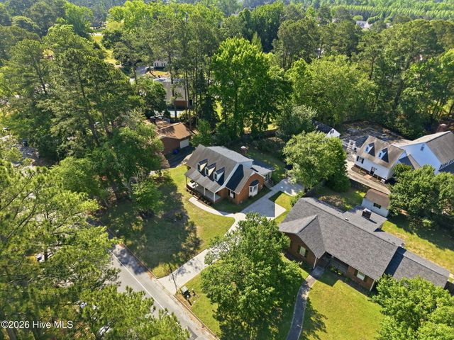 405 Cedarhurst Road, Greenville, NC 27834