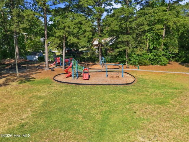 405 Cedarhurst Road, Greenville, NC 27834