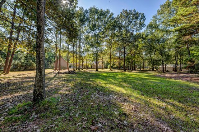 1019 Winchester Bend, Huffman, TX 77336