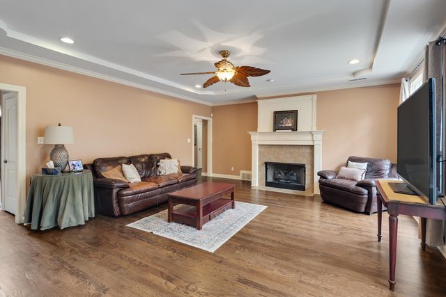 9275 SALEM WOODS DR, Lakeland, TN 38002