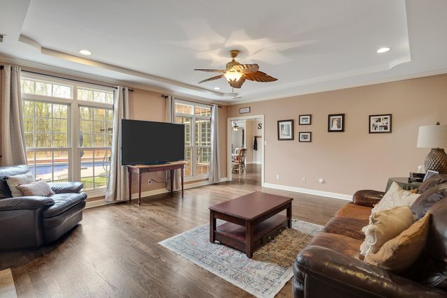 9275 SALEM WOODS DR, Lakeland, TN 38002