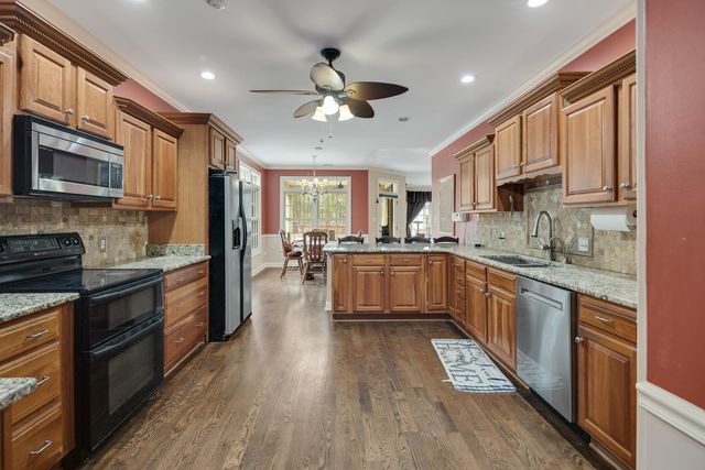 9275 SALEM WOODS DR, Lakeland, TN 38002