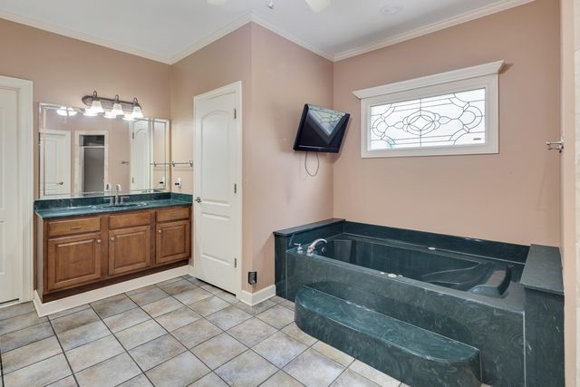 9275 SALEM WOODS DR, Lakeland, TN 38002