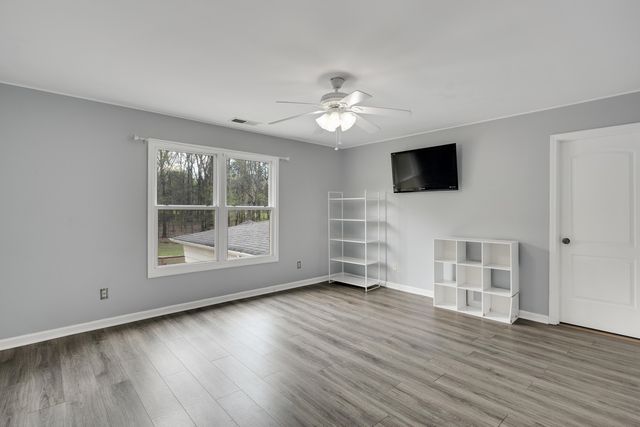 9275 SALEM WOODS DR, Lakeland, TN 38002