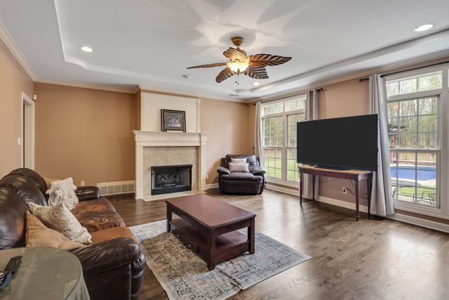 9275 SALEM WOODS DR, Lakeland, TN 38002