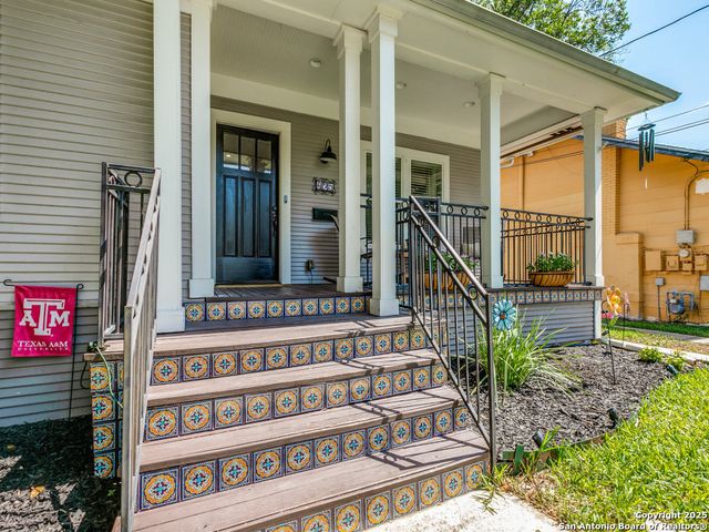 425 W Gramercy Pl, San Antonio, TX 78212