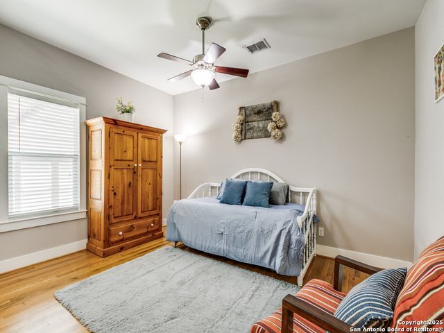 425 W Gramercy Pl, San Antonio, TX 78212