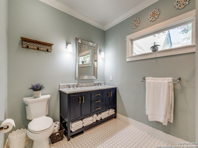 425 W Gramercy Pl, San Antonio, TX 78212